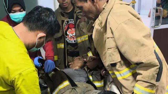Dua Petugas Damkar Terluka Saat Padamkan Kebakaran Rumah di Senen, Ini Penyebabnya