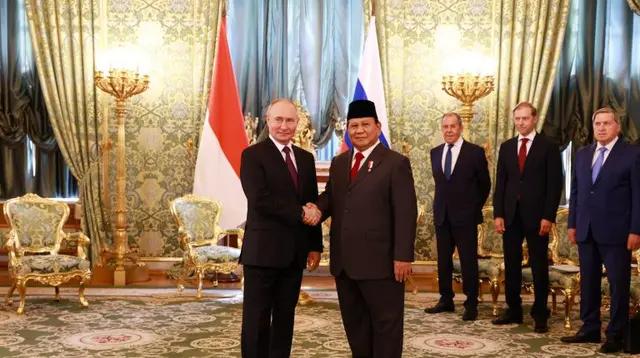 Prabowo Akan Temui Presiden Rusia Vladimir Putin di Istana Constantine Hari Ini