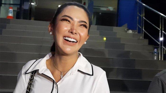 Setelah Isu Miliki Hubungan dengan Ridwan Kamil, Ayu Aulia Dituding Berkamuflase karena Bela Atalia