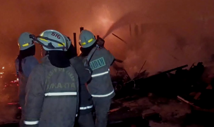 Rumah di Cakung Terbakar, 60 Personel Damkar Diterjunkan