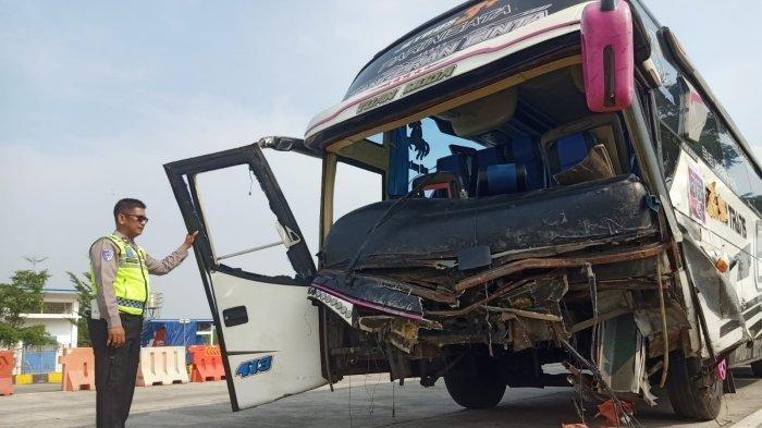 Kemudikan Mobil Lawan Arah dan Tabrak Bus di Tol Pekalongan, Sopir Honda BR-V Positif Obat Penenang