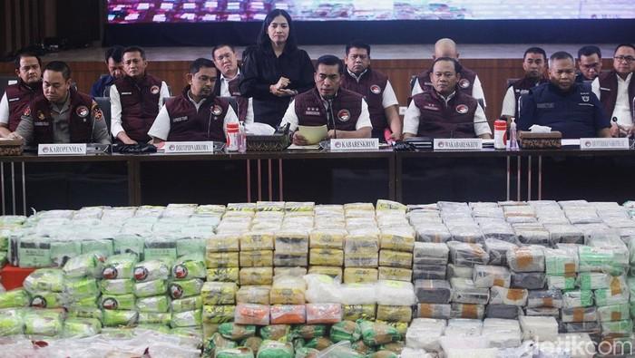 Dari pengungkapan itu polisi menyita keseluruhan barang bukti sebanyak 4,171 ton