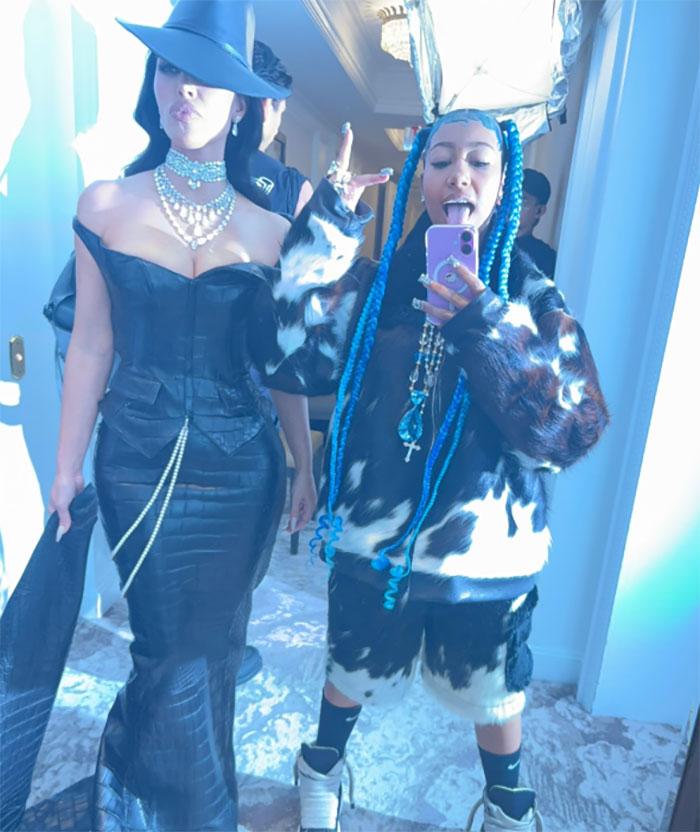 Jari Tengah North West Bertindik, Kim Kardashian Banjir Kritik