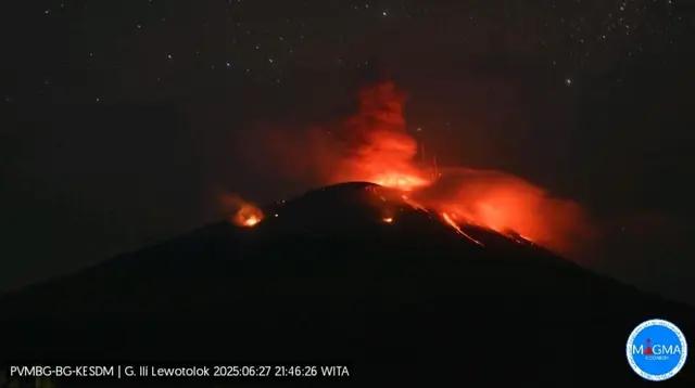 Gunung Lewotolok Lembata NTT Erupsi Malam Ini, Bergemuruh Kuat Disertai Lontaran Lava Pijar 500 M