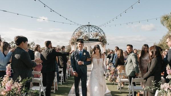 Indahnya Resepsi Pernikahan Aurelie Moeremans dan Tyler Bigenho di California