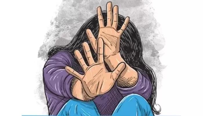 Wanita di keroyok
