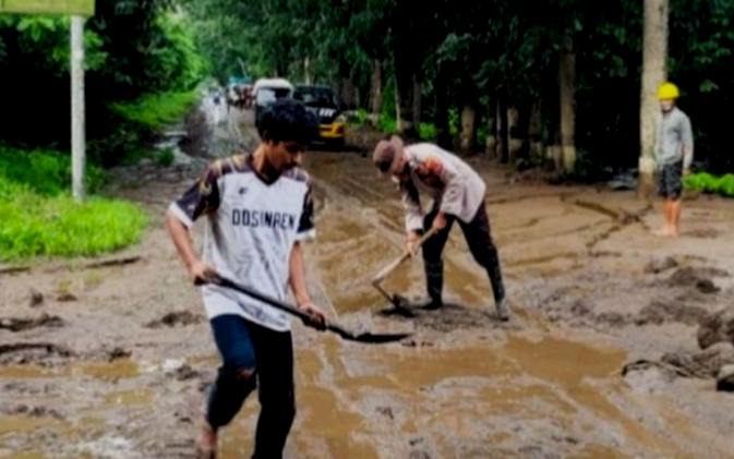 Warga Lereng Gunung Lewotobi Diminta Waspada Banjir Lahar Imbas Hujan Deras