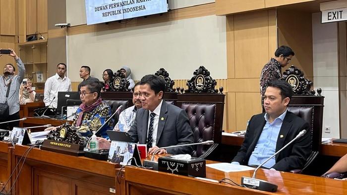 Komisi III DPR RI akan menggelar rapat terkait kasus dugaan korupsi videografer Amsal Sitepu pada Senin, 30 Maret 2026 pukul 09.00 WIB.