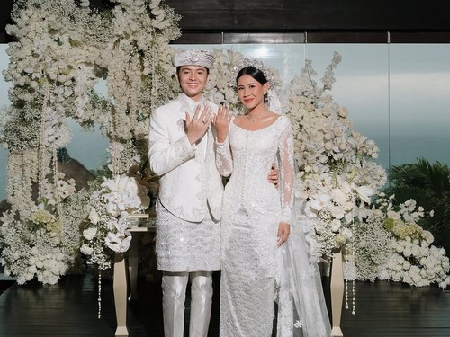 Bermula dari Proyek Film, Artis Angga Yunanda dan Shenina Cinnamon Resmi Menikah Di Bali