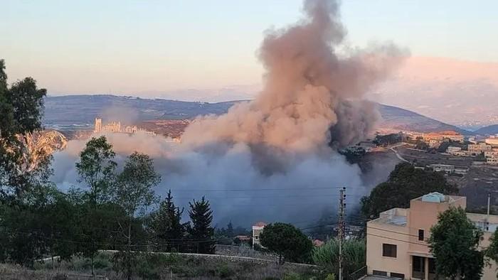 Serangan Israel Guncang Beirut, Ledakan Beruntun dan Asap Membumbung di Langit Kota