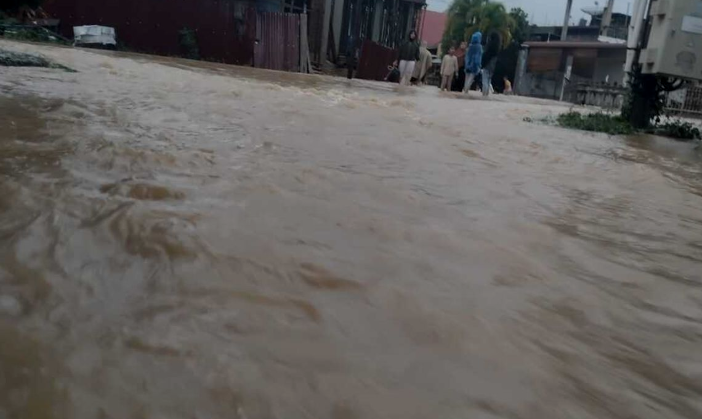 Banjir Melumpuhkan Empat Kabupaten di Aceh, Listrik Padam dan Warga Mengungsi”