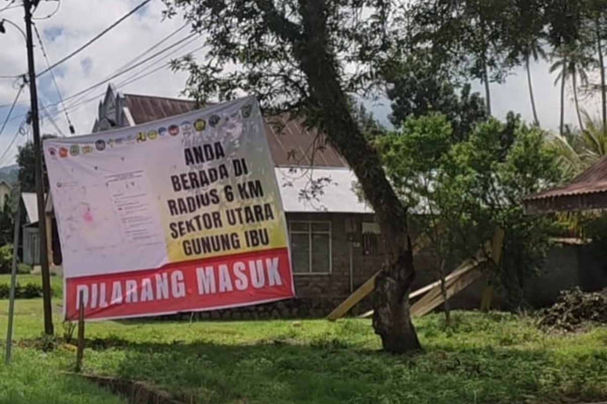 Erupsi Gunung Ibu: 1.067 Pengungsi Tersebar di 8 Titik Evakuasi - Update Bencana