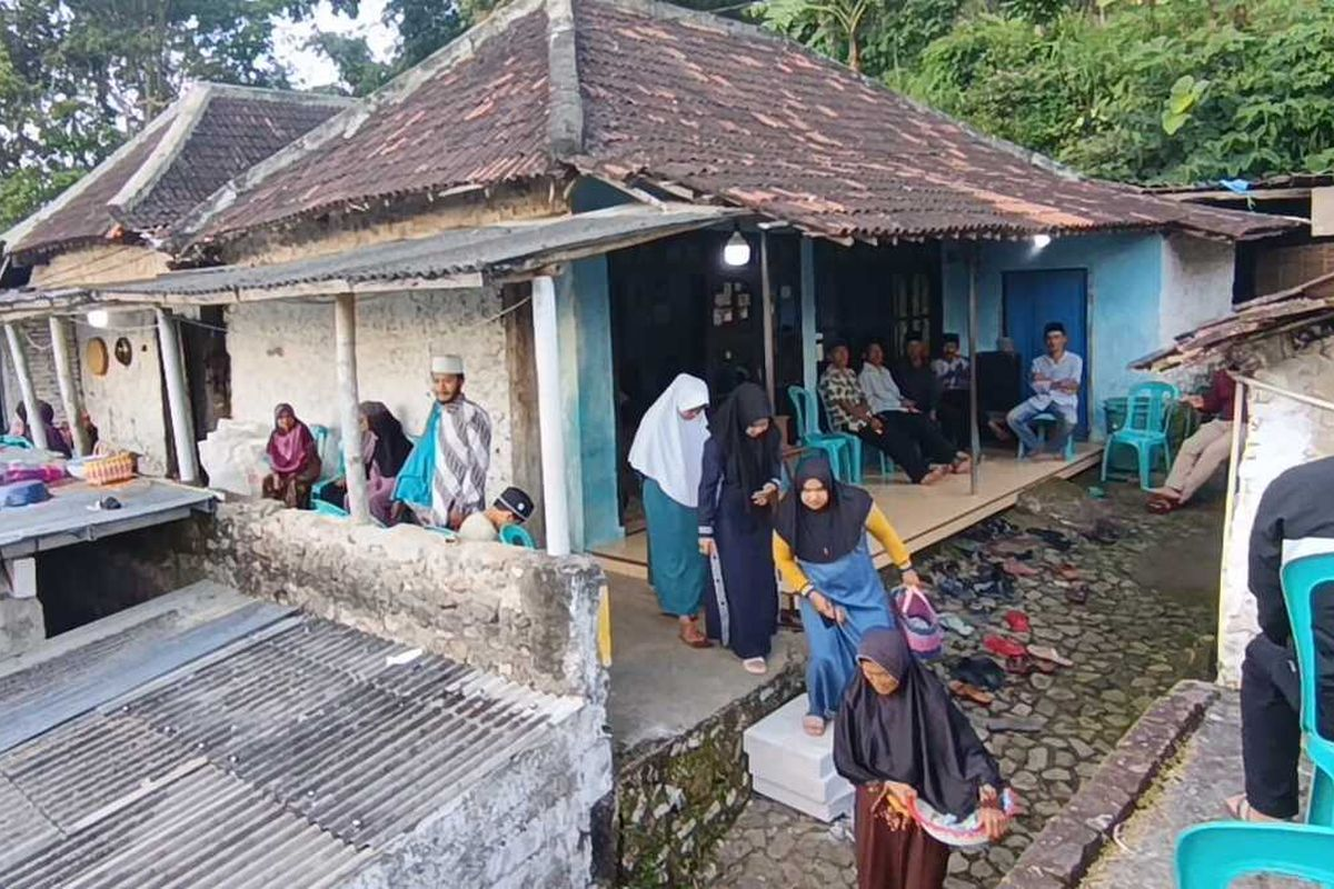 Perjuangan Mbok Yem: Cari Jamu di Gunung Lawu, Tidur di Tanah