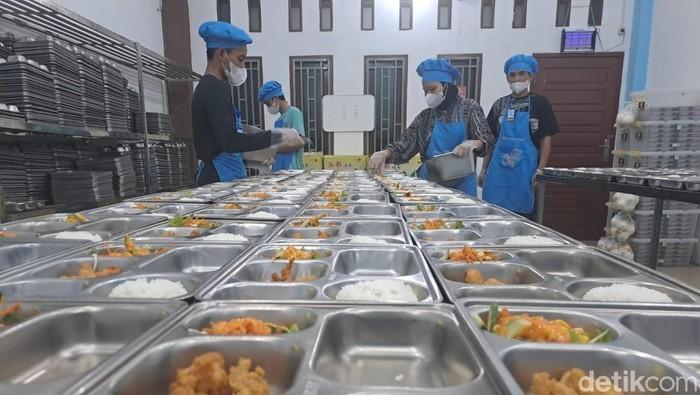 Viral Pria Joget di Dapur MBG, BGN Beri Teguran Keras hingga Suspend SPPG