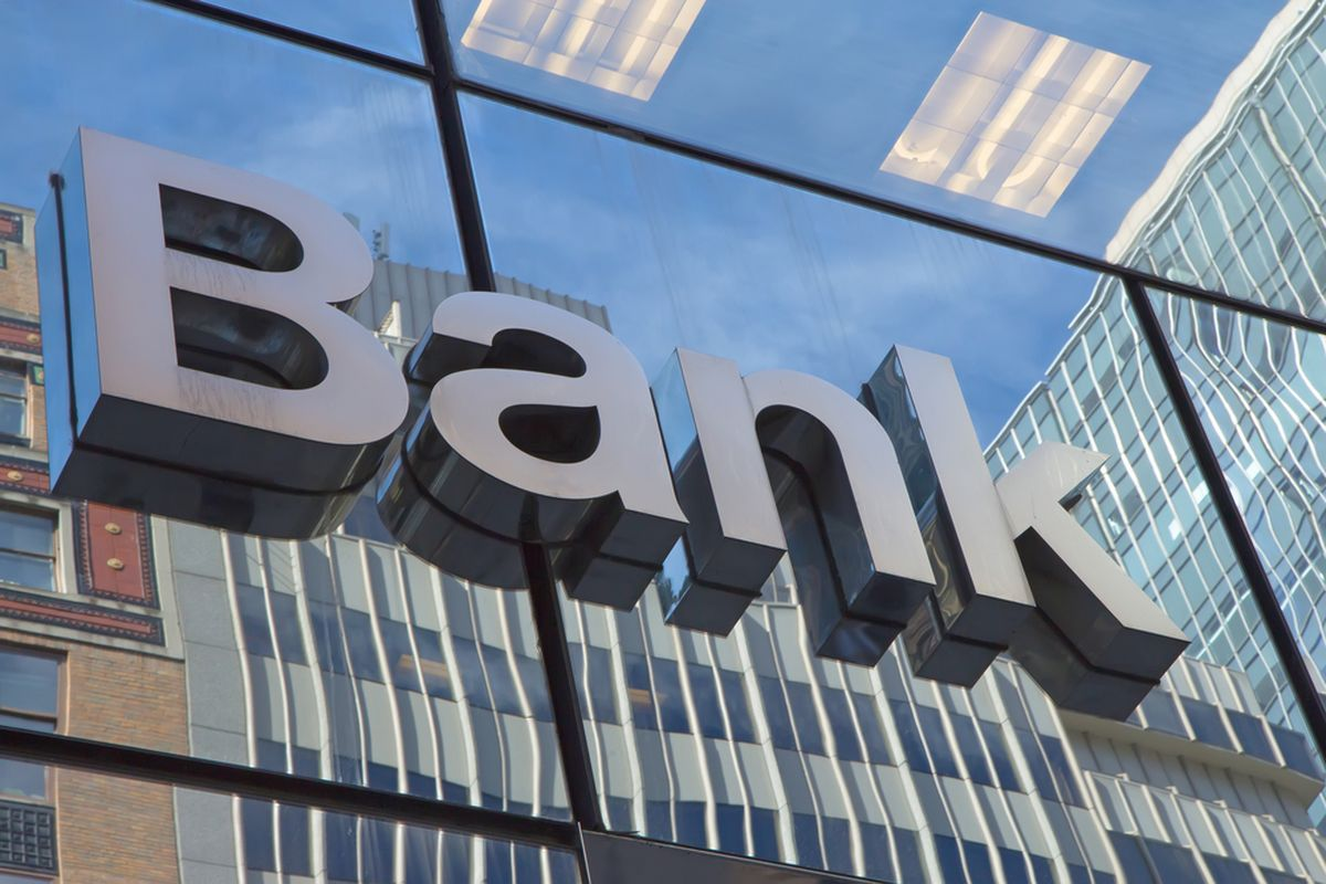 Lembur Ekstrem 20 Jam Sehari, Pegawai Bank Sakit dan Dipecat