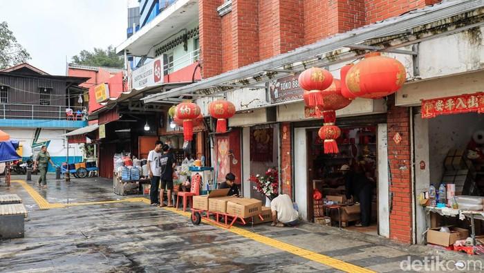 Trotoar Glodok Ditata Ulang, PKL Tak Lagi Berjualan di Atas Jalur Pejalan Kaki