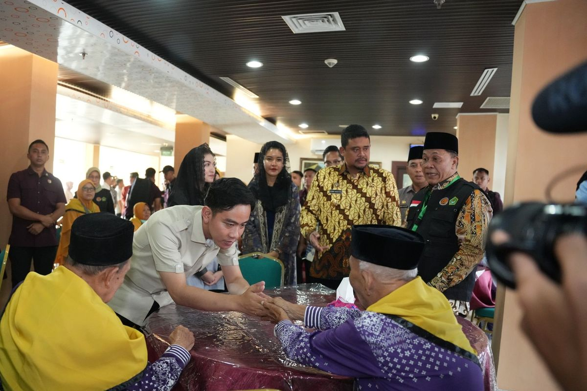 Gibran Awasi Layanan Haji Medan, Fokus pada Jamaah Lansia
