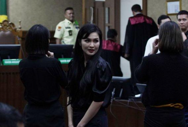Sandra Dewi
