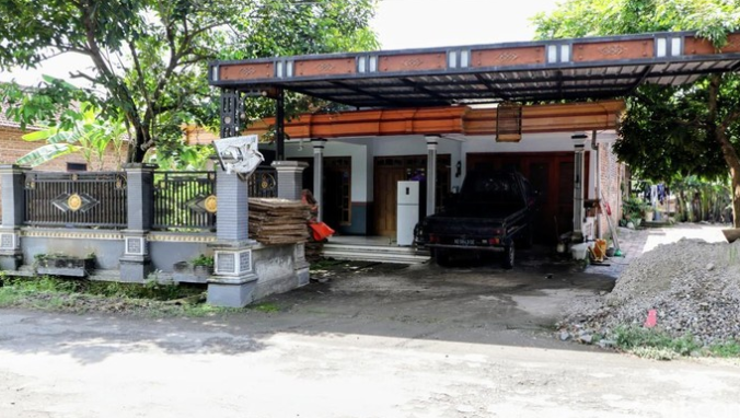 Penampakan rumah sederhana Dewi Astutik di Ponorogo bikin publik kaget, kontras dengan statusnya sebagai gembong sabu.