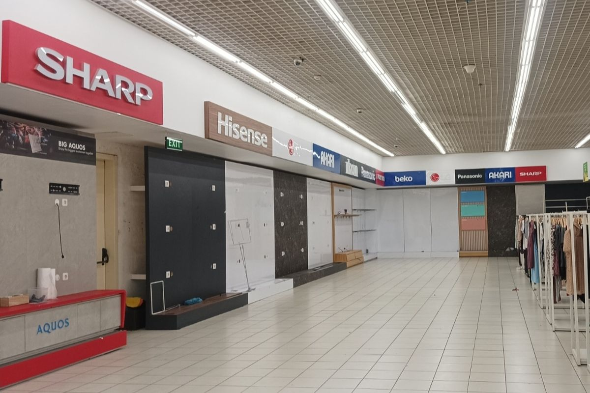 LuLu Hypermarket Tutup Tiba-Tiba, Stok Terjual Murah - Karyawan Bingung