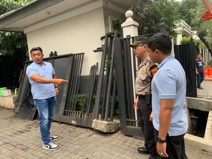 Mobil Seruduk Pagar Kediaman Jusuf Kalla di Jaksel, Diselesaikan Lewat Mediasi