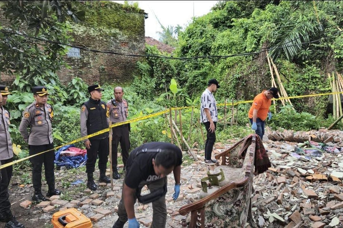 Ledakan Petasan Hancurkan Rumah Warga Jember