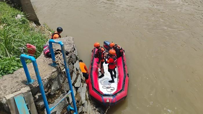 Pekerja Jembatan Hilang di Sungai Cisadane, Tim SAR Perluas Area Pencarian