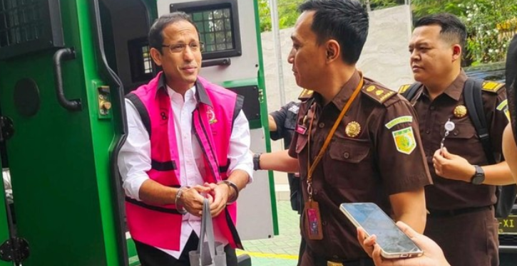 Berikut **excerpt singkat, jelas, dan SEO-friendly**:  **Excerpt:** Nadiem Makarim dan pejabat Kemendikbud segera disidang terkait dugaan korupsi pengadaan laptop.