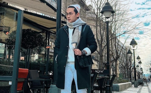 Mahkamah Agung menolak peninjauan kembali (PK) Indra Kenz. Ia tetap dijatuhi hukuman 10 tahun penjara dalam kasus Binomo.