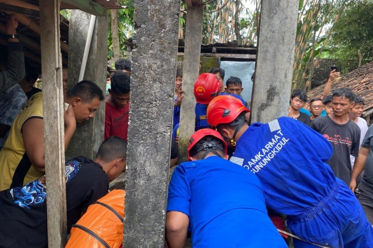 Evakuasi Pria Terjatuh ke Sumur di Gunungkidul Berhasil