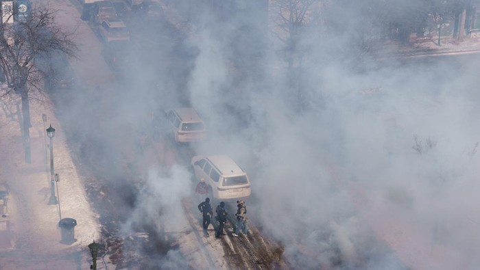 Imbas Ricuh Penembakan Maut, Petugas Imigrasi Ditarik dari Minneapolis
