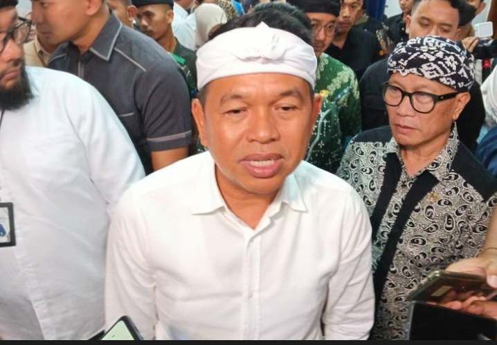 Dedi Mulyadi mengungkap data hutan 700.000 hektar di Jawa Barat tidak selalu memiliki pohon di lapangan dan menyoroti pentingnya perlindungan hutan secara nyata.