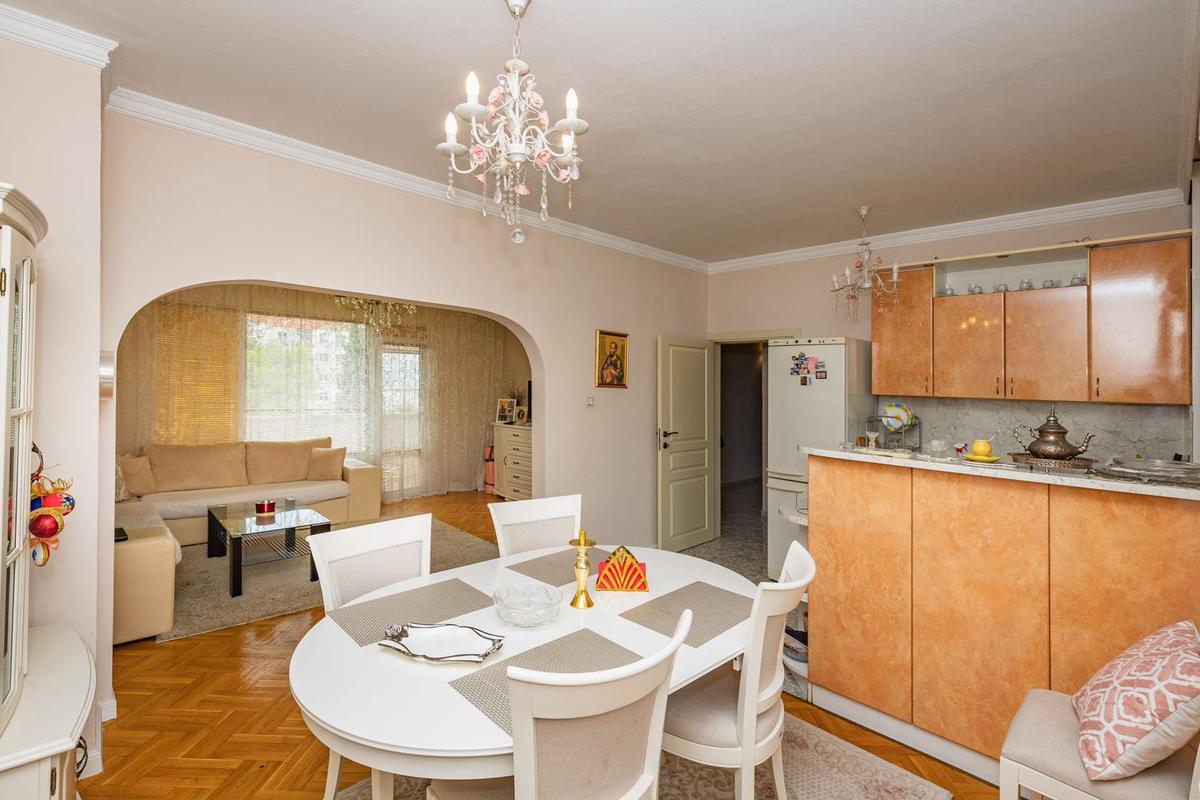 Kuchyně s jídelnou v bytě na prodej v Plovdivu – atraktivní nabídka nemovitostí v Plovdivu, koupě nemovitosti v Bulharsku