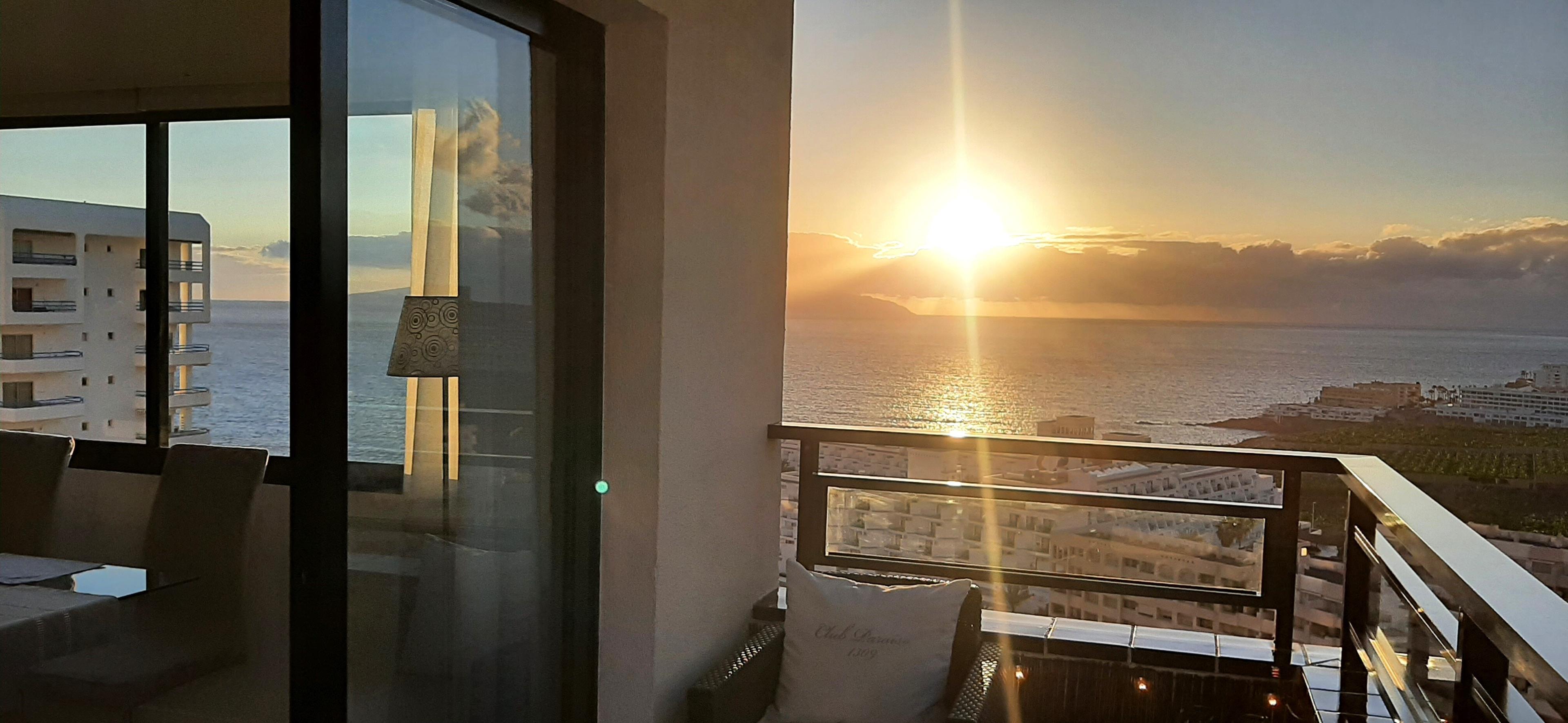 Solnedgång sedd från lägenhetsbalkongen på Teneriffa