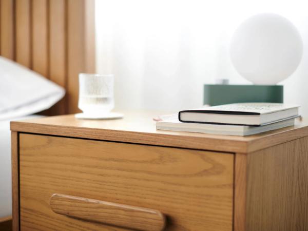 heist nightstand bed mate