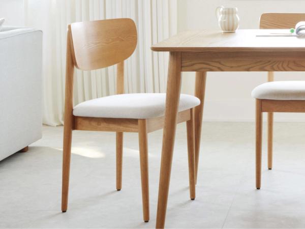 Haiku dining chairs in Papyrus/Oak