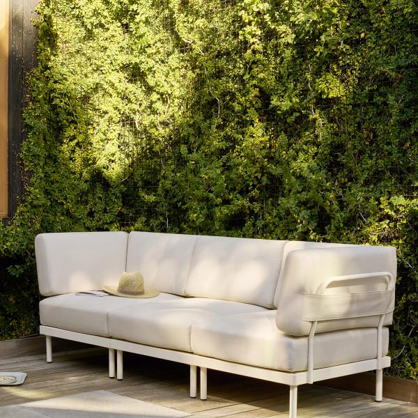 Relay outdoor sofa in salt