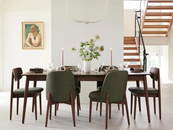 extend the invite serif dining table