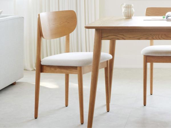 Haiku dining chairs in Papyrus/Oak