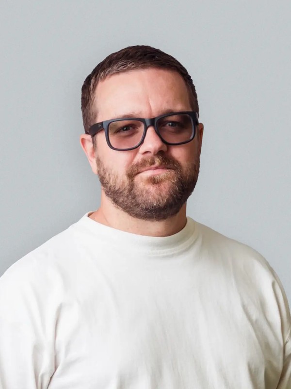 Tom Holt