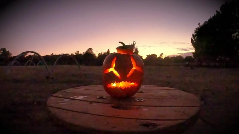 Dont walk alone - Halloween decorating at Apollo