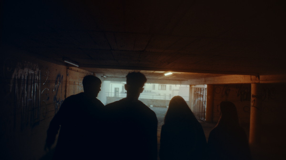 Luca Eck still 5