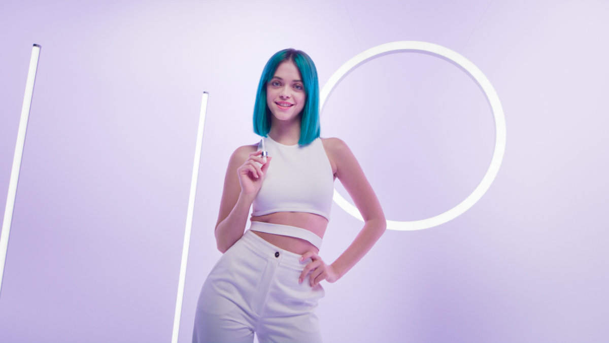 L'Oréal Valo still 8