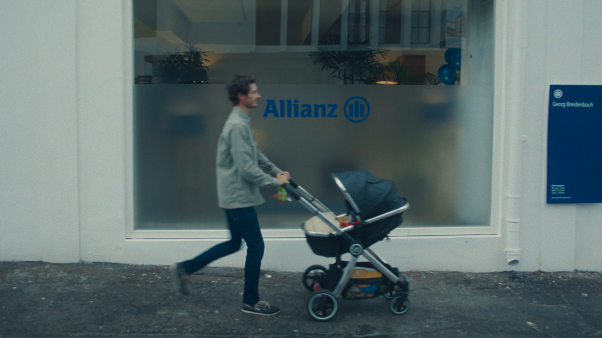 Allianz - Walk of Life still 10