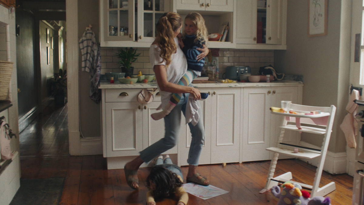 Allianz - Walk of Life still 2