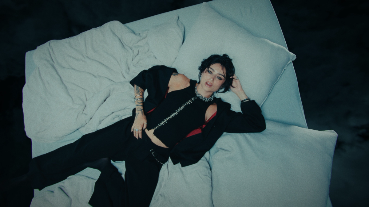Leanne Deliah - Unbothered still 3