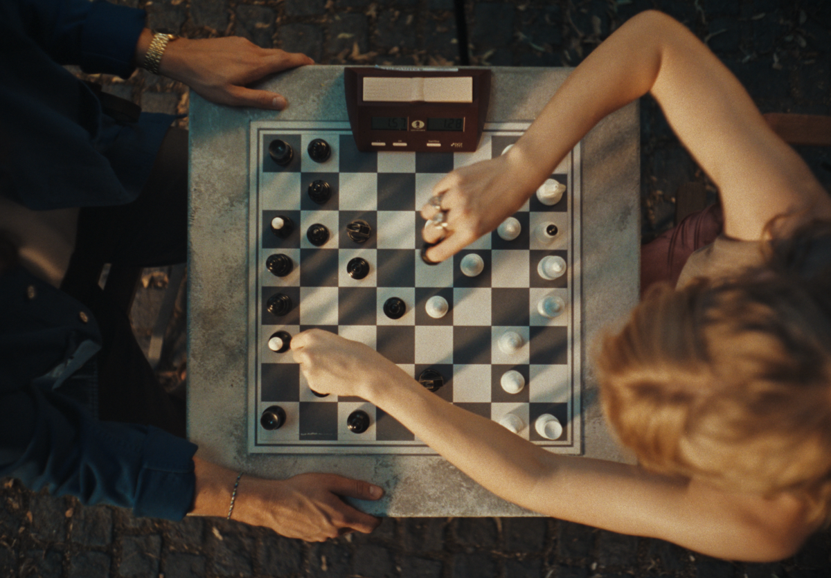 Parship still 4