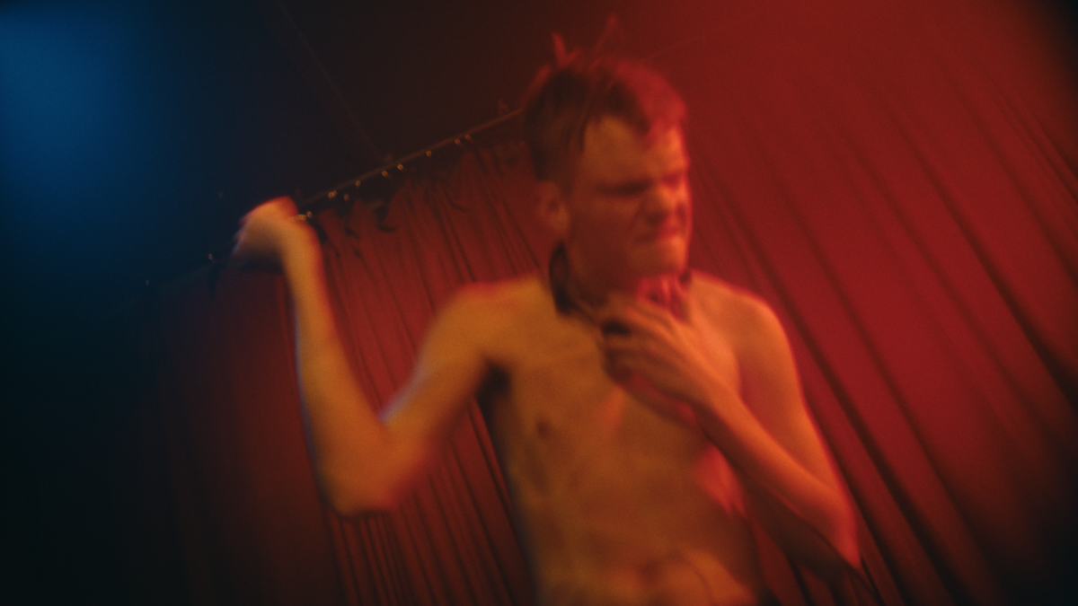 Luca Eck still 4