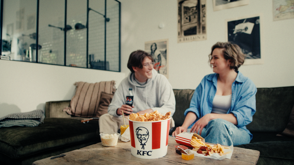 KFC Delivery still 5