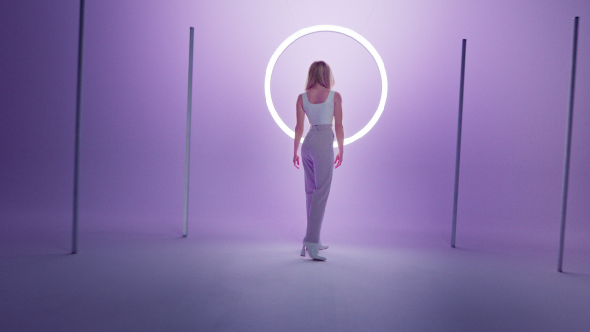 L'Oréal Valo still 4